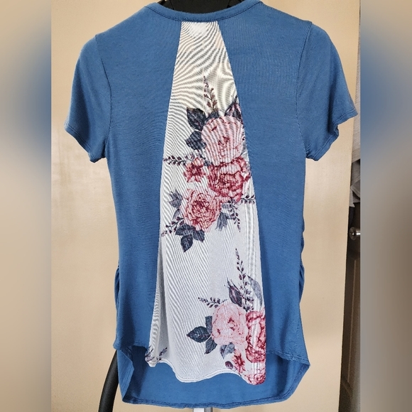 "coming Soon" Blue and Floral Maternity Top, Women's Small (Maternity) - Picture 7 of 11